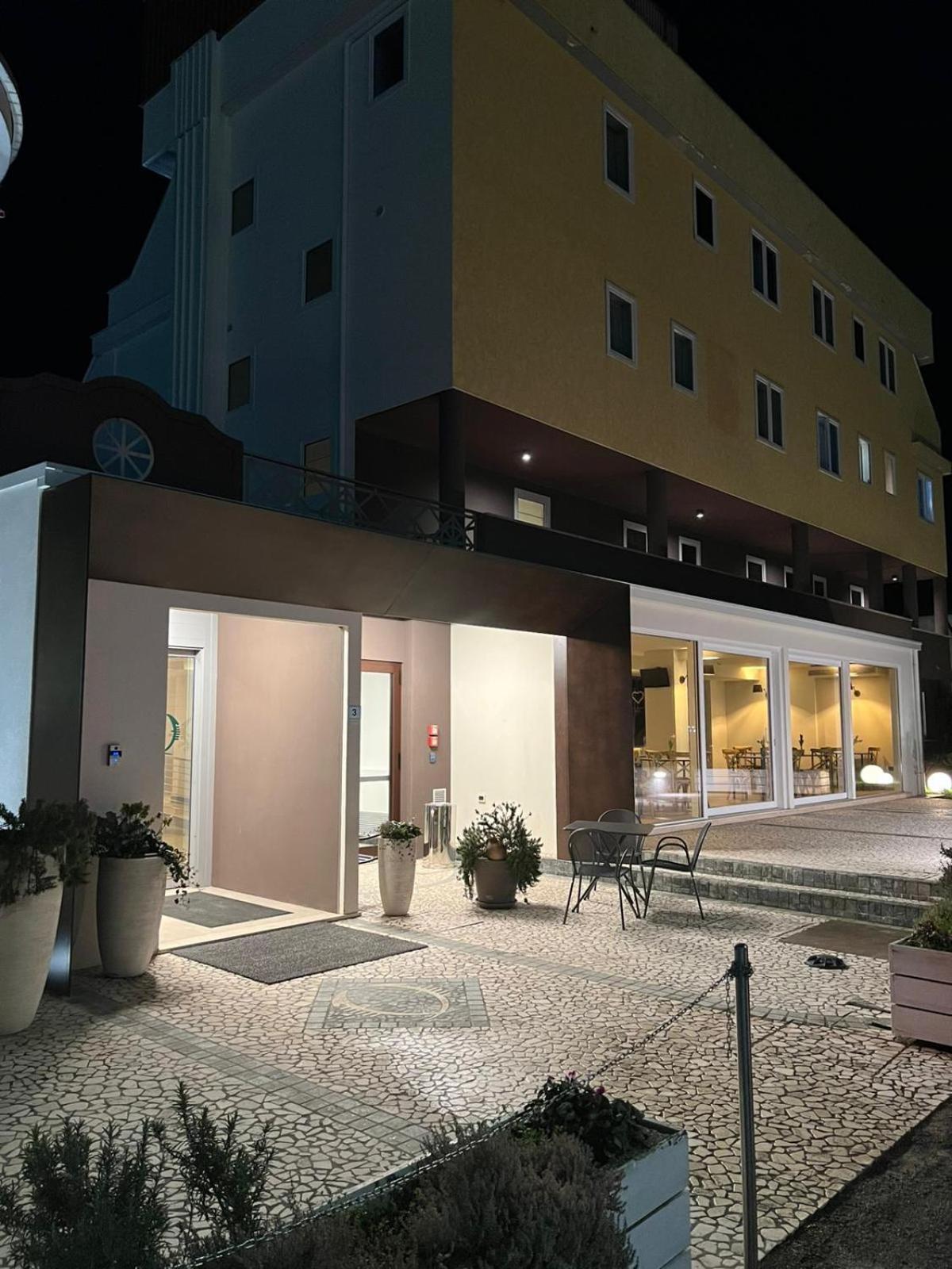 Hotel Ambra Quarto dʼAltino Exterior foto