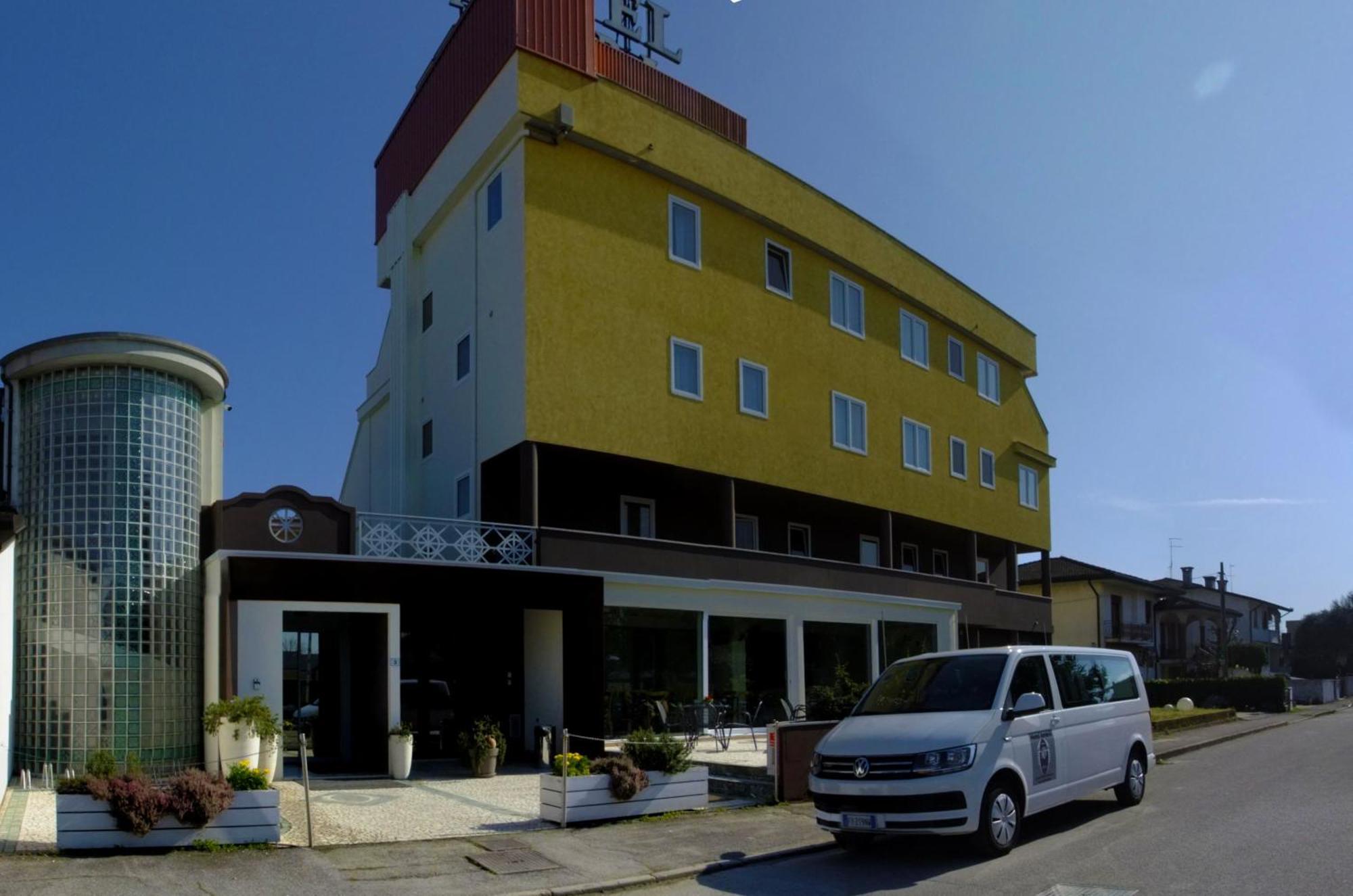 Hotel Ambra Quarto dʼAltino Exterior foto
